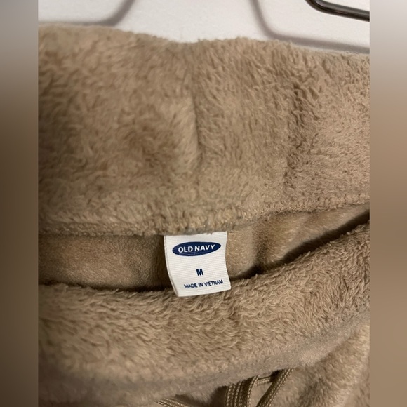 Old Navy Women’s Fake Fur Joggers, Size M - Picture 3 of 3